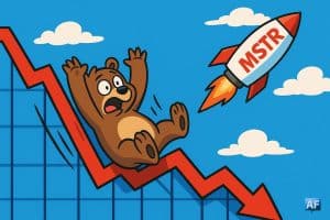 Un ours de dessin animé, les pattes en l’air, glisse sur un graphique boursier rouge en forme de toboggan, tandis qu’une fusée estampillée « MSTR » perce le ciel bleu derrière lui.